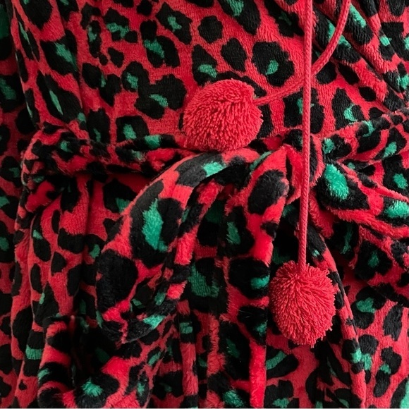 🔥 Sleep Chic NWT Plush Short Robe XXL Red Green Animal Print - Picture 13 of 14